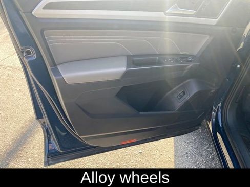 Used 2023 Volkswagen Atlas SE image 19