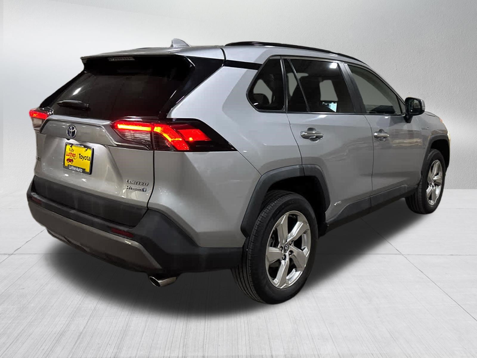 Used 2021 Toyota RAV4 Limited AWD/4WD image 6