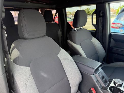 Used 2025 Ford Bronco Big Bend image 35