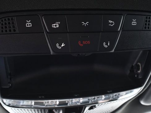 Used 2018 Mercedes-Benz GLC 300 4MATIC image 36