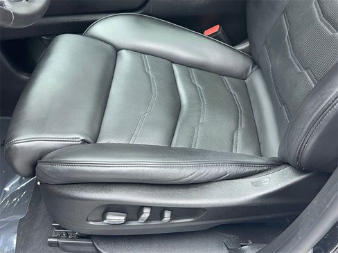 Used 2017 Cadillac XT5 Platinum image 35