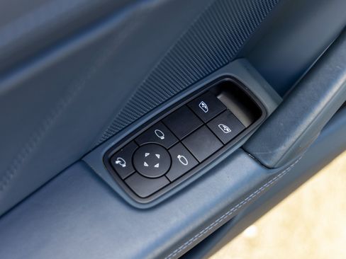 Used 2022 Porsche 911 Turbo S image 25