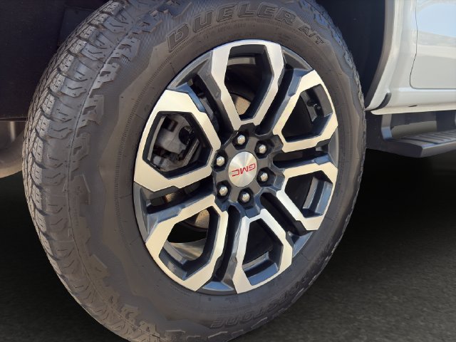 Used 2024 GMC Canyon AT4 w/ AT4 Premium Package AWD/4WD image 20