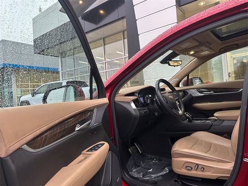 Used 2023 Cadillac XT6 Sport w/ Platinum Package image 21