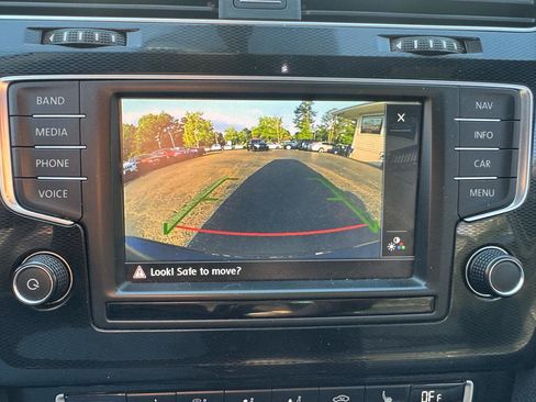 Used 2016 Volkswagen GTI Autobahn w/ Lighting Package (SEL) FWD image 28