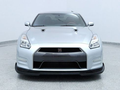 Used 2015 Nissan GT-R Premium image 8