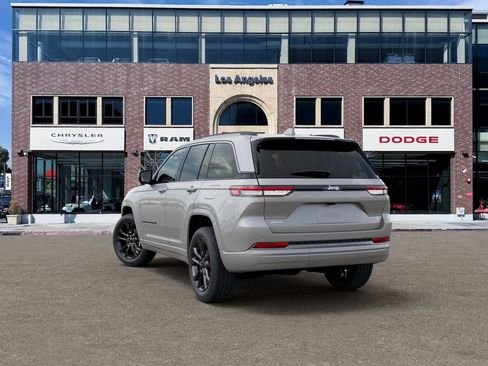 New 2026 Jeep Grand Cherokee Limited AWD/4WD image 3