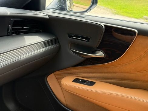 Certified 2023 Lexus LS 500 AWD w/ Interior Upgrade Package image 37
