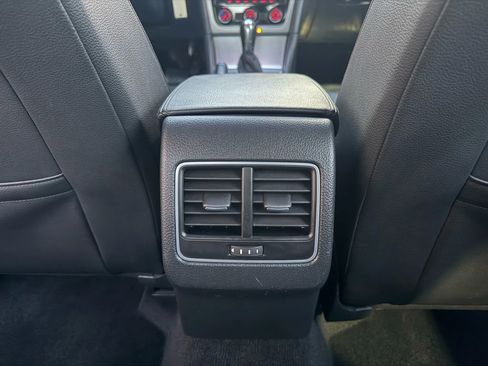 Used 2013 Volkswagen Passat TDI SE image 25