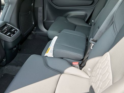 New 2026 Volvo XC90 B6 Plus w/ Protection Package image 19