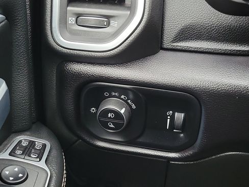 Used 2024 RAM 2500 Big Horn w/ Bed Utility Group image 12