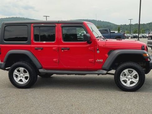 Used 2018 Jeep Wrangler Unlimited Sport S AWD/4WD image 9
