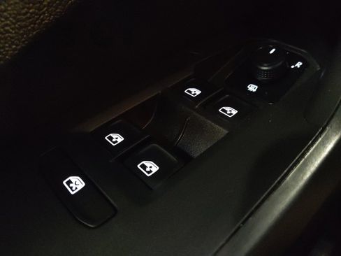 Used 2019 Volkswagen Jetta SE FWD image 27