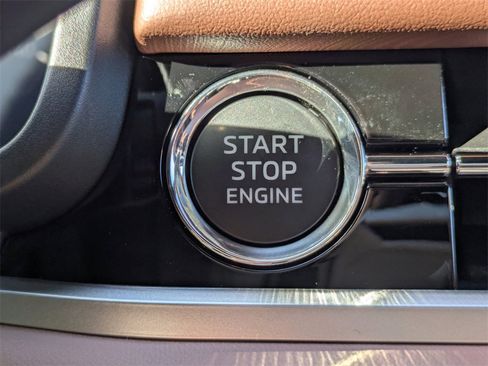 New 2025 Mitsubishi Outlander SEL image 31