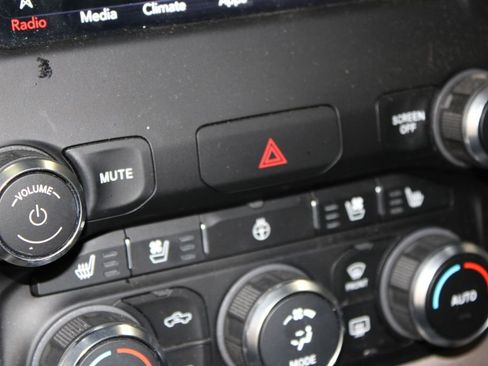 Used 2021 RAM 1500 Laramie AWD/4WD image 30