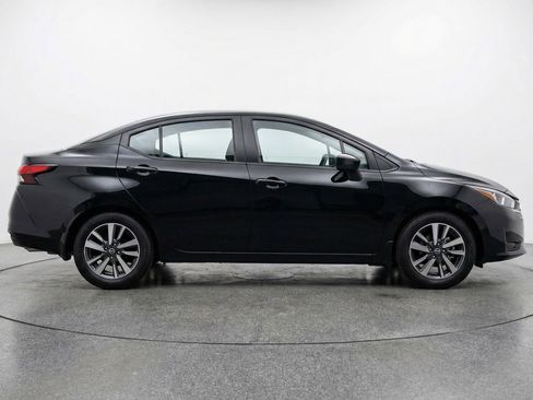 Used 2025 Nissan Versa SV FWD image 11