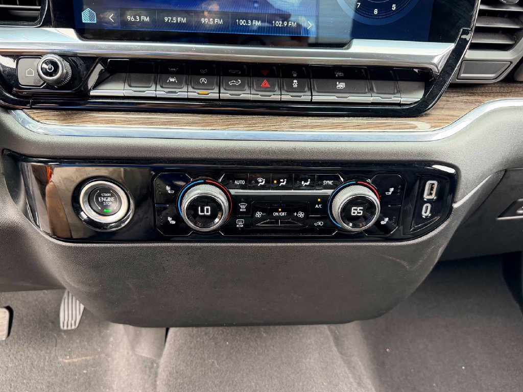 Used 2024 Chevrolet Silverado 1500 LT AWD/4WD image 33