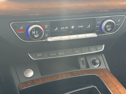 Used 2025 Audi Q5 2.0T Premium w/ Convenience Plus Package image 10