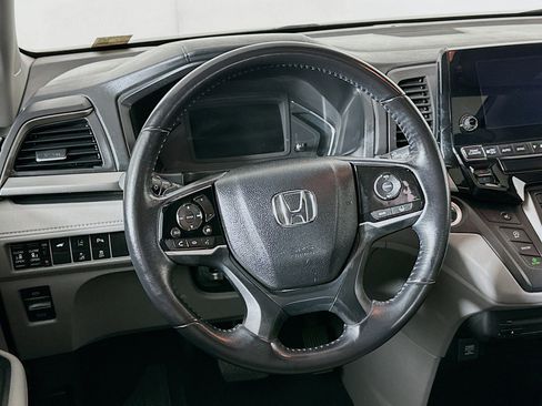 Used 2018 Honda Odyssey Touring image 18