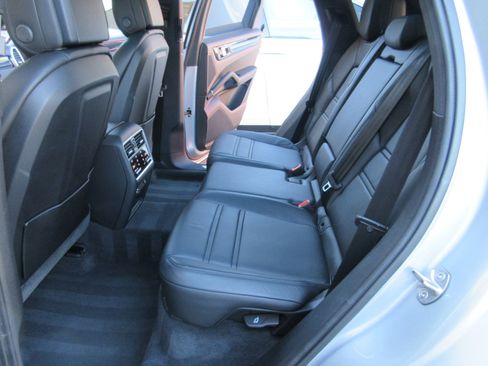 Used 2023 Porsche Cayenne image 42