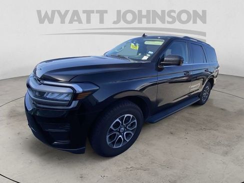 Used 2024 Ford Expedition XLT RWD image 2