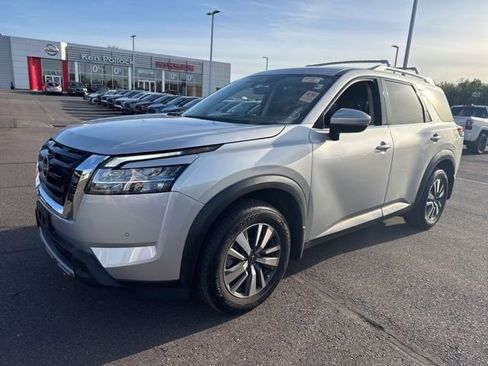 Certified 2024 Nissan Pathfinder SL AWD/4WD image 19