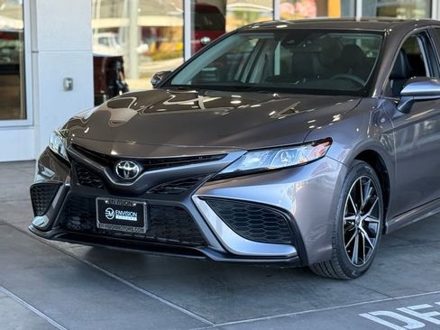 Certified 2021 Toyota Camry SE w/ Carpet Mat Package (TMS) image 3