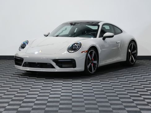 Used 2020 Porsche 911 Carrera 4S image 3
