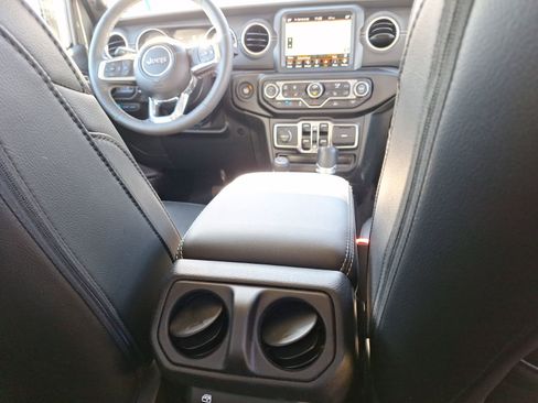 Used 2023 Jeep Wrangler Sahara w/ Cold Weather Group image 35