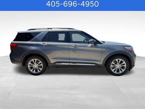 Used 2022 Ford Explorer XLT w/ Equipment Group 202A AWD/4WD image 7