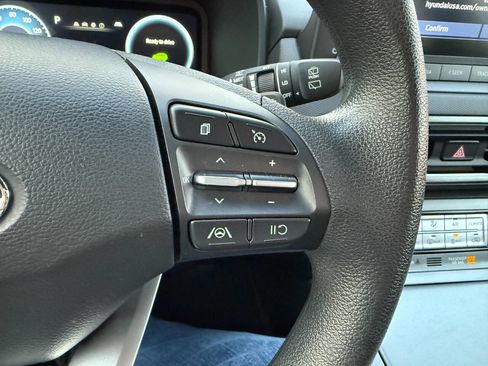 Used 2023 Hyundai Kona SE image 27