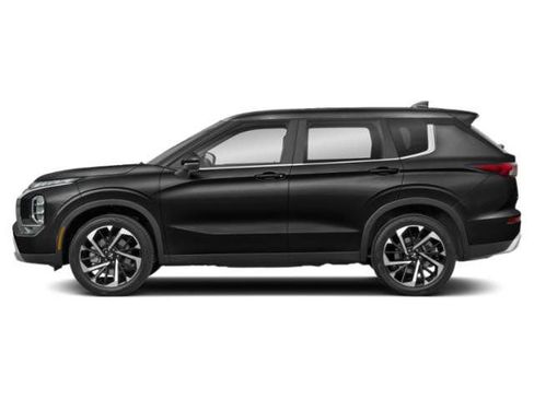 Used 2023 Mitsubishi Outlander SE FWD image 3