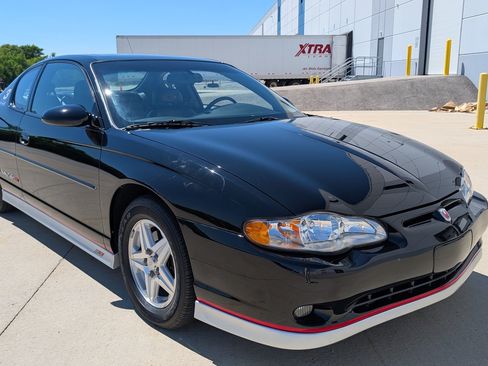 Used 2002 Chevrolet Monte Carlo SS w/ Pace Car Replica Pkg FWD image 21