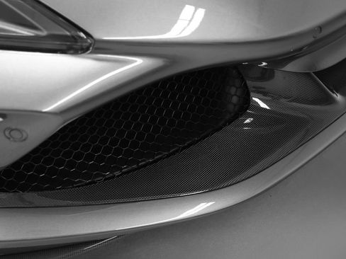 Certified 2022 Ferrari F8 Tributo RWD image 7