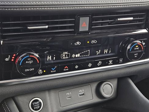 Used 2023 Nissan Rogue Platinum w/ Platinum Premium Package image 19