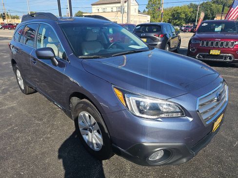 Used 2017 Subaru Outback 2.5i Premium image 5