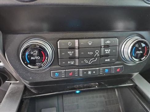 Used 2021 Ford F250 Platinum w/ FX4 Off-Road Package image 24