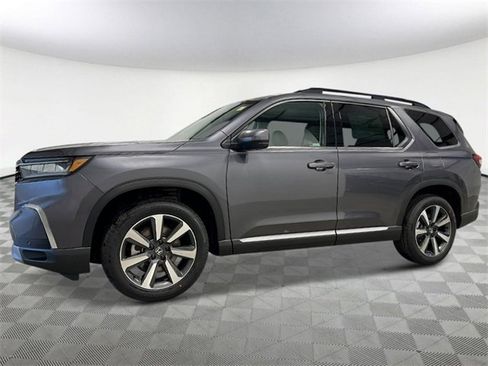 New 2025 Honda Pilot Touring image 2