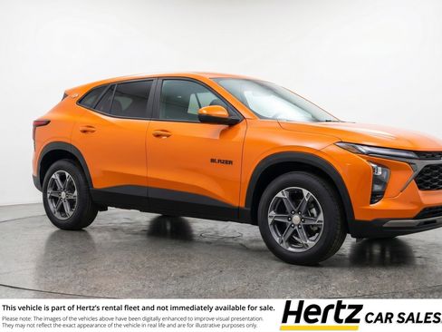 Used 2025 Chevrolet Blazer LT FWD image 1