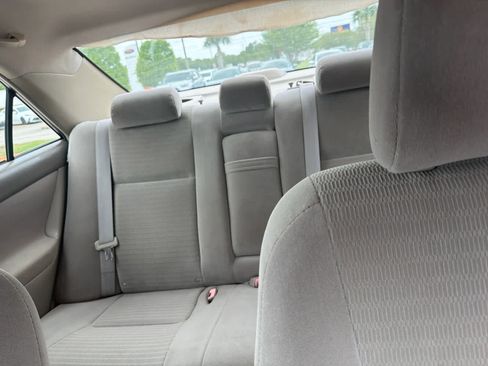 Used 2005 Toyota Camry LE image 24