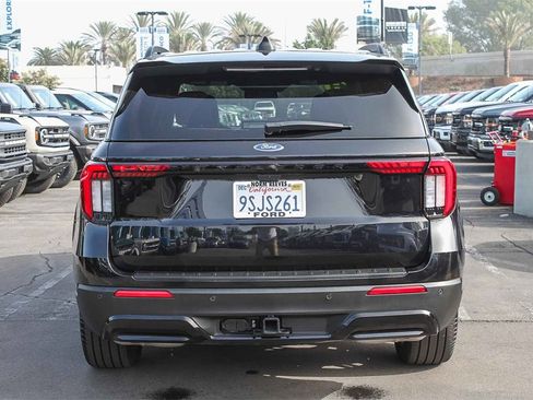 Certified 2025 Ford Explorer ST-Line w/ Premium Package image 9