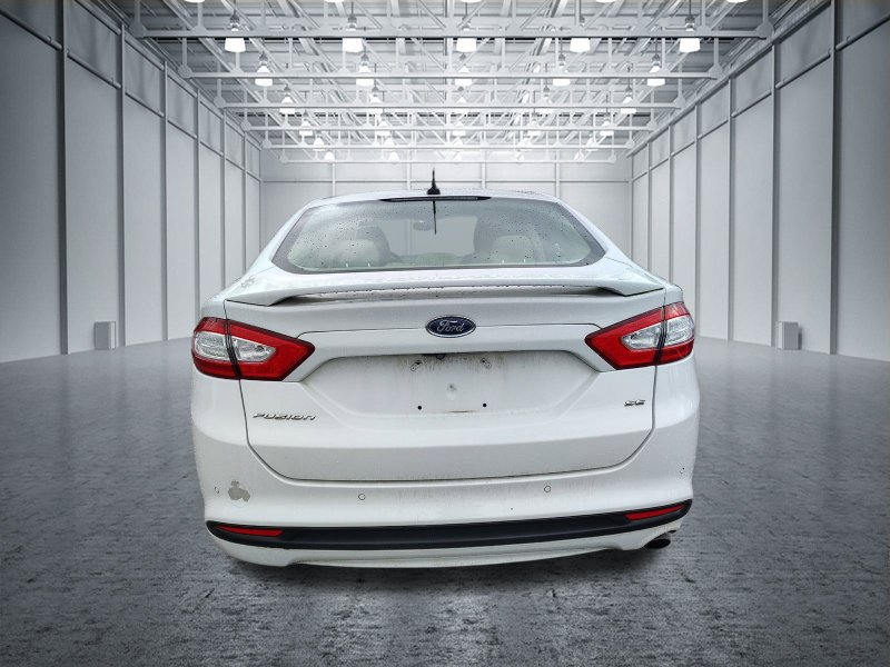 Used 2016 Ford Fusion SE FWD image 5