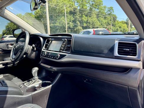 Used 2016 Toyota Highlander XLE w/ Protection Package #3 AWD/4WD image 17