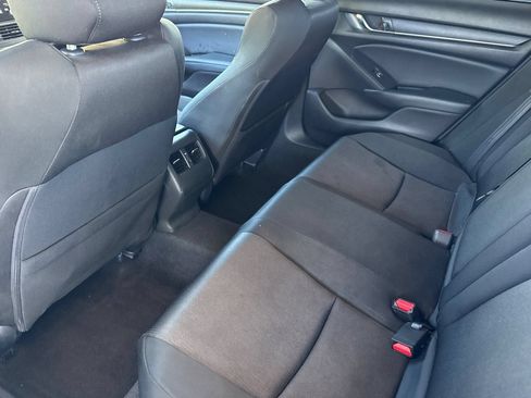 Used 2018 Honda Accord EX image 6