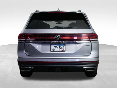 Used 2024 Volkswagen Atlas SE w/ Panoramic Sunroof Package AWD/4WD image 9