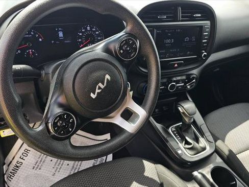 Used 2022 Kia Soul LX w/ Technology Package FWD image 12
