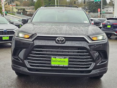 New 2026 Toyota Grand Highlander XLE image 2