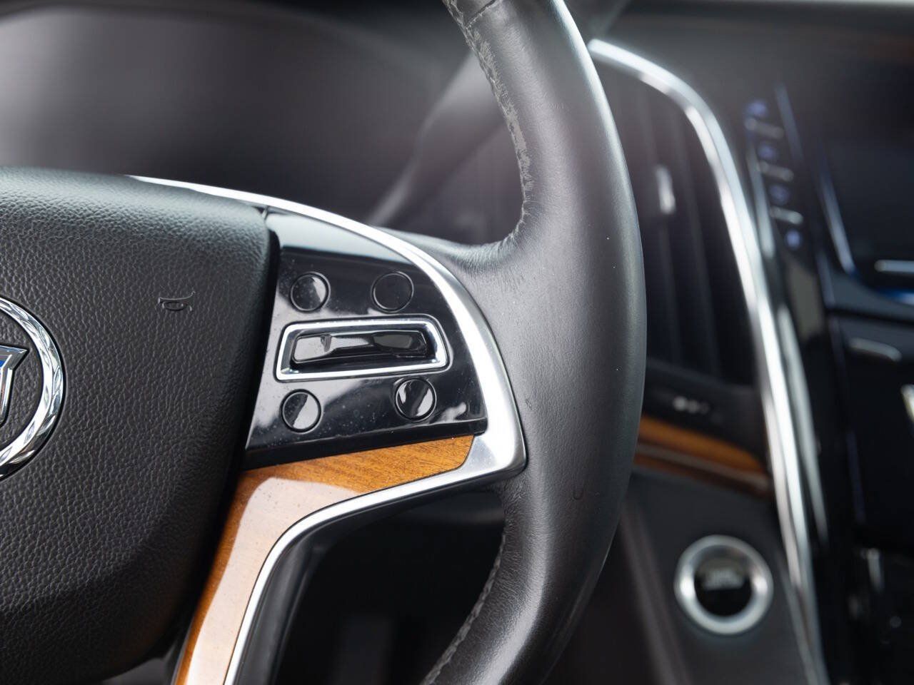 Used 2015 Cadillac Escalade Premium AWD/4WD image 40