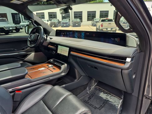 Used 2025 Lincoln Navigator Black Label AWD/4WD image 30
