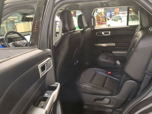Used 2023 Ford Explorer XLT w/ Equipment Group 202A AWD/4WD image 13